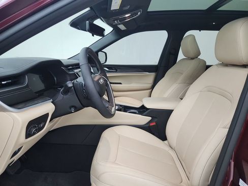 Certified 2025 Jeep Grand Cherokee Limited w/ Luxury Tech Group II AWD/4WD image 20