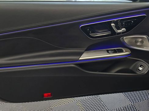 Used 2025 Mercedes-Benz CLE 300 4MATIC Coupe image 32