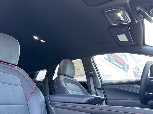 New 2025 Chevrolet Blazer EV RS AWD/4WD image 17