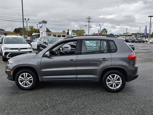 Used 2016 Volkswagen Tiguan S image 4