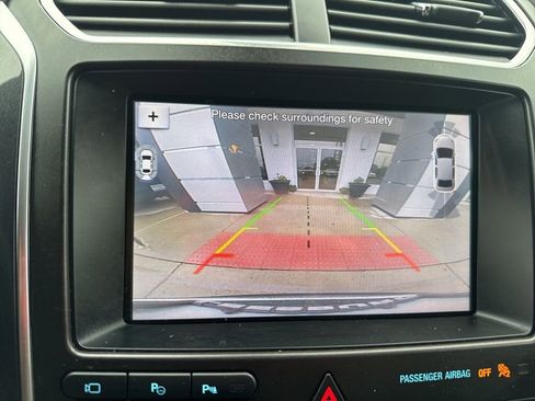 Used 2019 Ford Explorer Platinum image 35