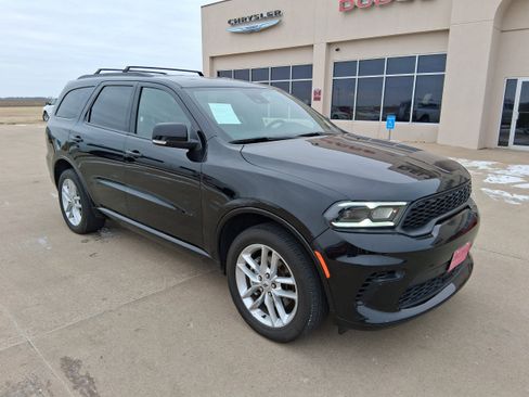 Used 2025 Dodge Durango GT image 2