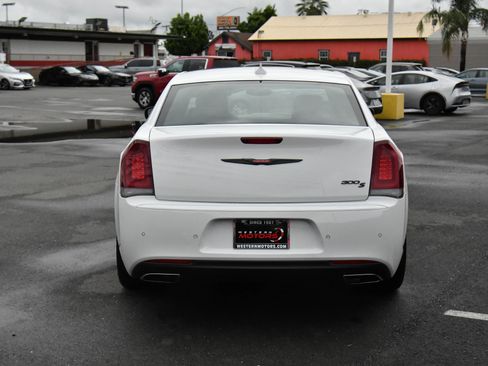 Used 2023 Chrysler 300 S image 7