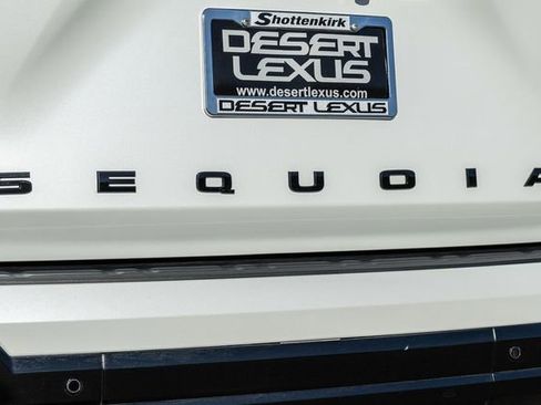 Used 2023 Toyota Sequoia Platinum image 5