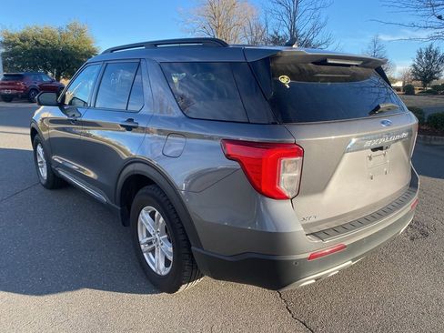 Used 2023 Ford Explorer XLT w/ Equipment Group 202A image 5