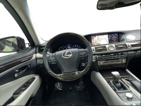 Used 2015 Lexus LS 460 w/ Ultra Luxury Package RWD image 38