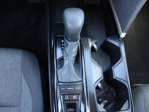 Used 2025 Toyota Camry LE image 19