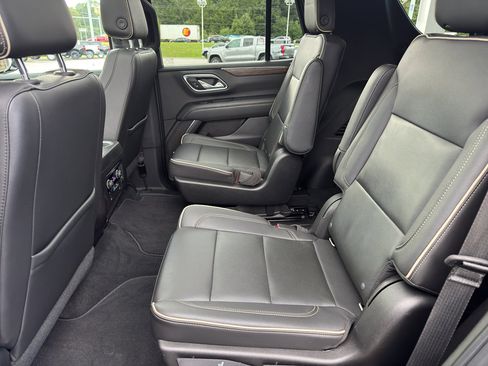 Used 2021 Chevrolet Tahoe Premier w/ Premium Package image 26