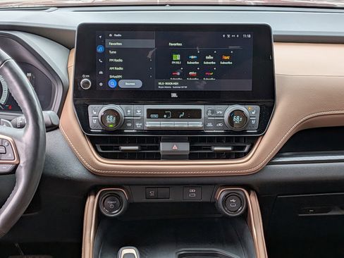 Used 2024 Toyota Grand Highlander AWD Hybrid image 34