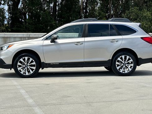Used 2017 Subaru Outback 3.6R Limited AWD/4WD image 2
