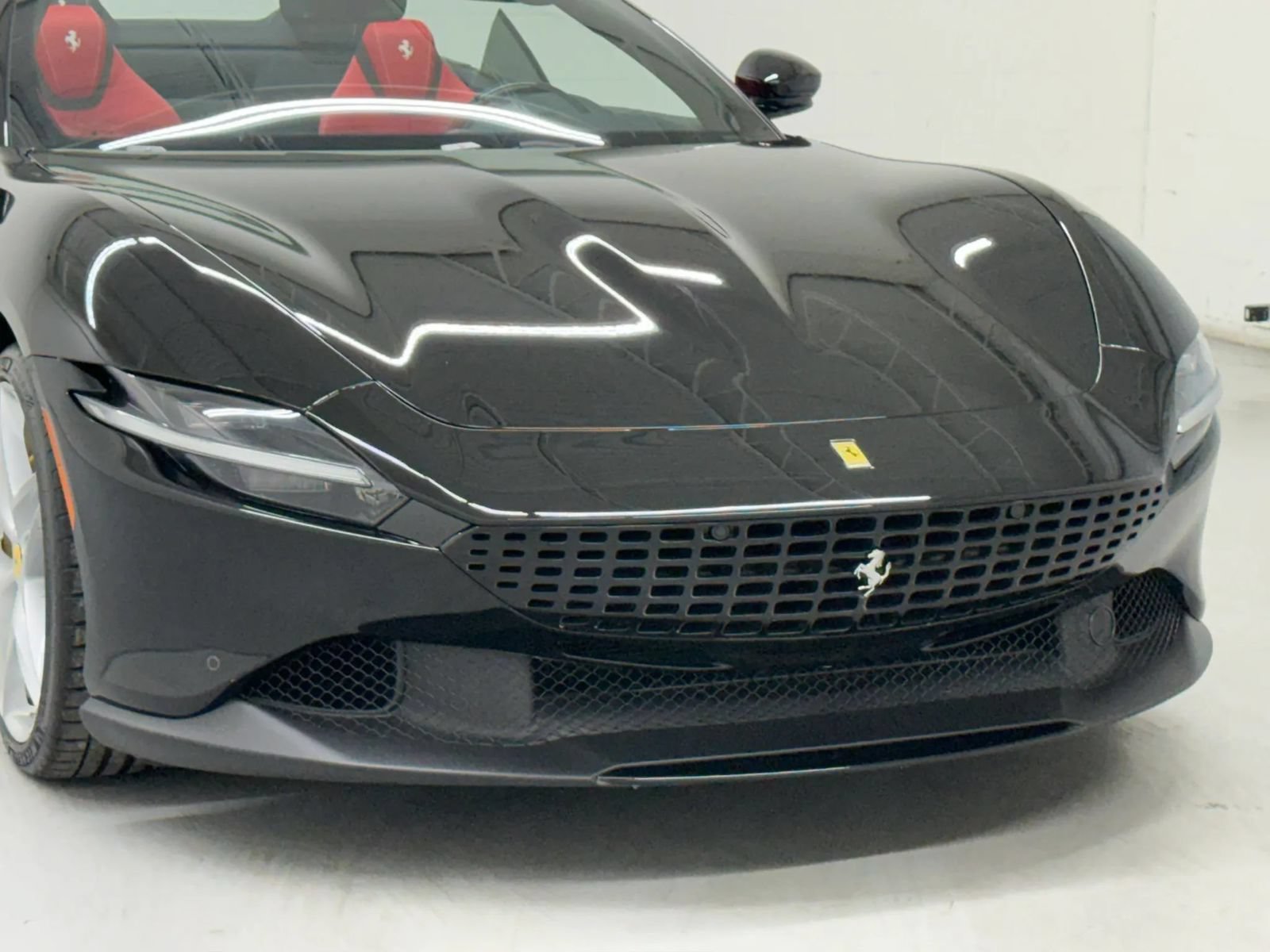 Used 2025 Ferrari Roma Spider RWD image 43
