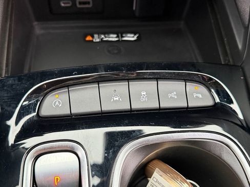 Used 2022 Buick Envision Avenir w/ Technology Package II FWD image 29