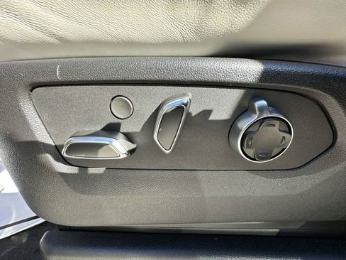 Certified 2025 Cadillac Escalade ESV Sport Platinum image 20