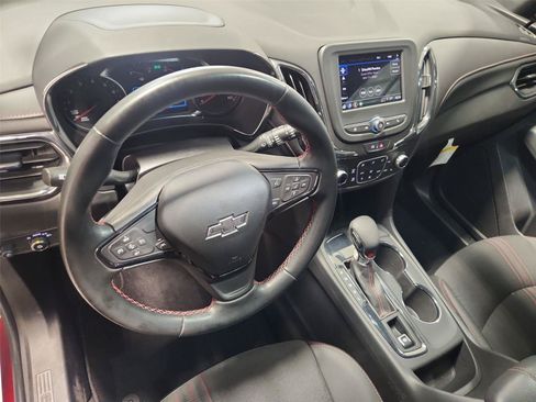 Used 2024 Chevrolet Equinox RS FWD image 10
