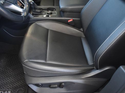 Used 2020 Volkswagen Atlas Cross Sport SE w/ Panoramic Sunroof Package AWD/4WD image 13