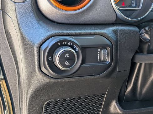 Used 2023 Jeep Gladiator Mojave w/ LED Lighting Group AWD/4WD image 14