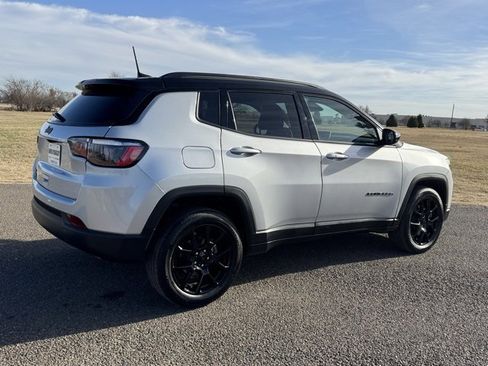 Certified 2024 Jeep Compass Latitude w/ Altitude Special Edition image 6