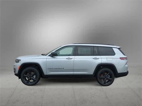 New 2025 Jeep Grand Cherokee L Limited w/ Black Appearance Package image 5