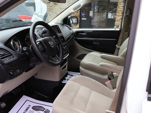Used 2017 Dodge Grand Caravan SE w/ Power Window Group FWD image 21