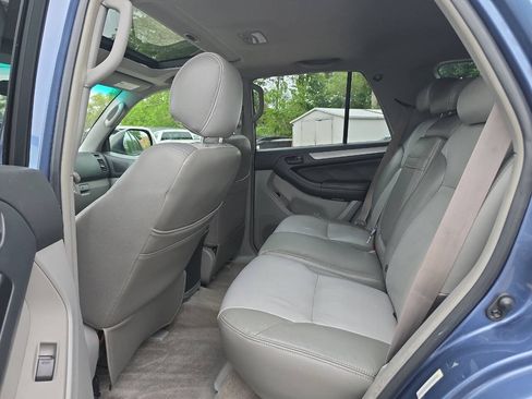 Used 2005 Toyota 4Runner SR5 AWD/4WD image 11