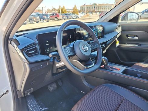 New 2026 Nissan Kicks SR image 18