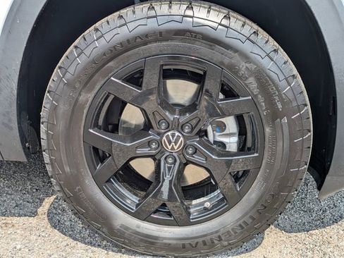 New 2026 Volkswagen Atlas Peak Edition image 11