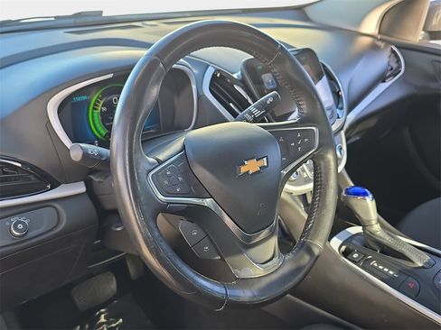 Used 2017 Chevrolet Volt LT image 18
