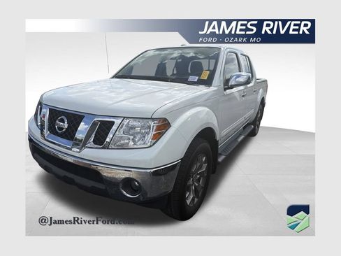 Used 2016 Nissan Frontier SL w/ Moonroof Package AWD/4WD image 1