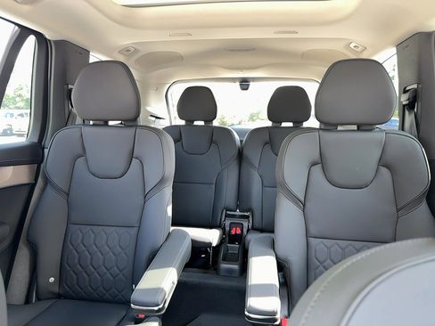 Used 2026 Volvo XC90 B6 Plus w/ Protection Package Premier image 27