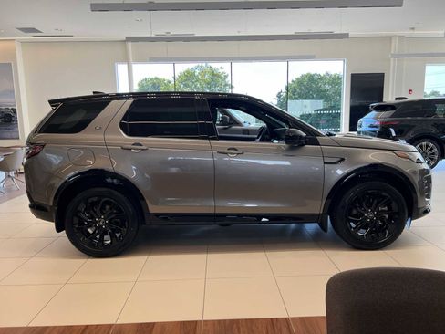 Used 2025 Land Rover Discovery Sport Dynamic SE image 5