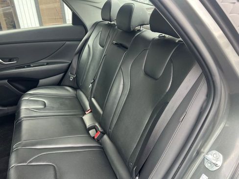 Used 2024 Hyundai Elantra Limited image 16