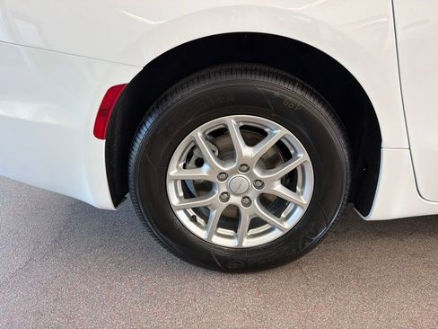 New 2027 Chrysler Pacifica LX FWD image 27
