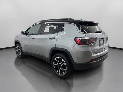 Used 2022 Jeep Compass Limited w/ Sun and Sound Group AWD/4WD image 7