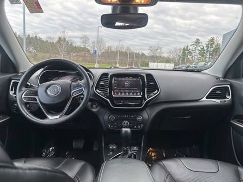 Used 2019 Jeep Cherokee Limited AWD/4WD image 18