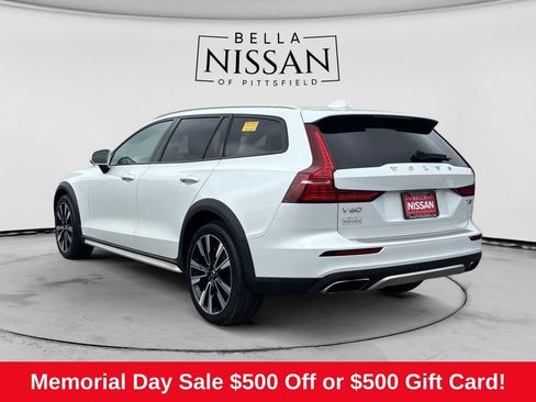 Used 2020 Volvo V60 T5 Cross Country w/ Protection Package Premier AWD/4WD image 3