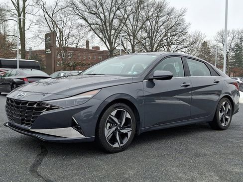 Used 2023 Hyundai Elantra Limited image 1