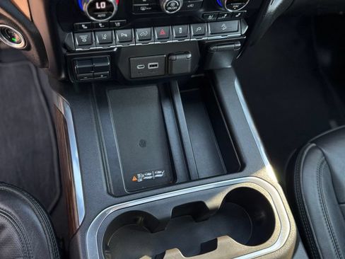Used 2022 Chevrolet Silverado 3500 High Country w/ Technology Package AWD/4WD image 22