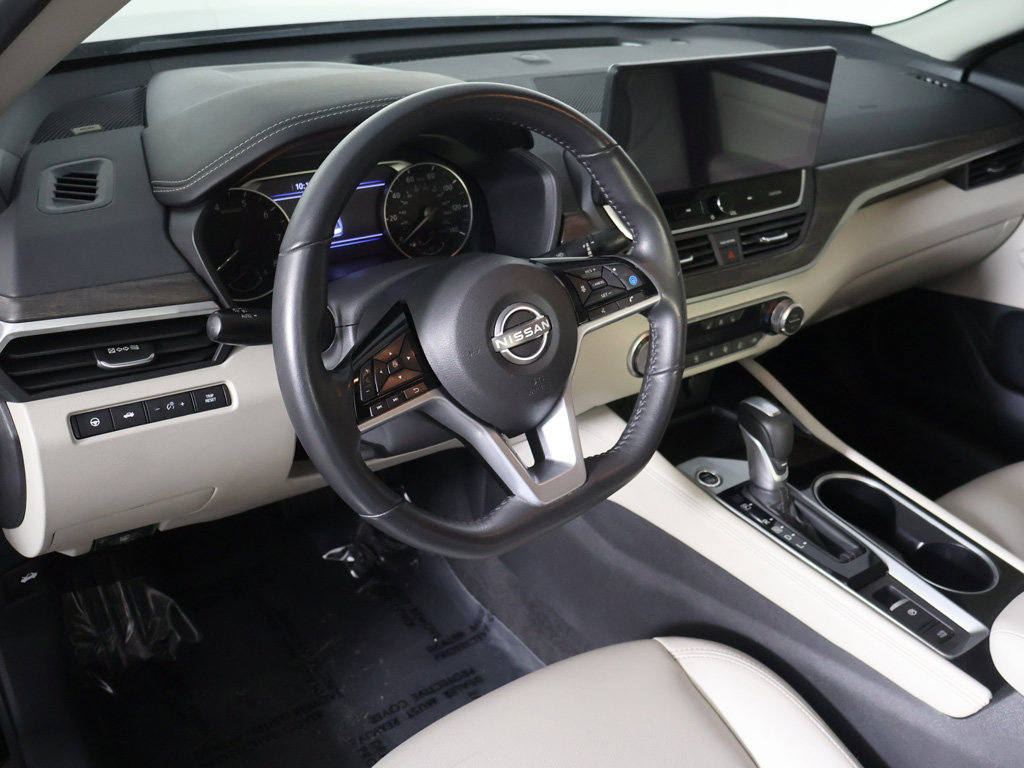 Used 2025 Nissan Altima 2.5 SL FWD image 29