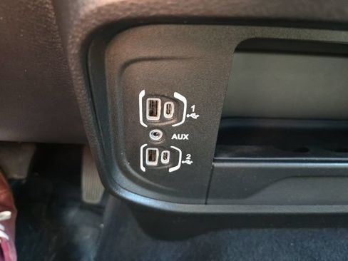 Used 2025 RAM 2500 Big Horn AWD/4WD image 25