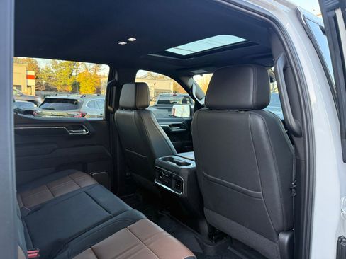 Used 2024 Chevrolet Silverado 1500 High Country w/ Technology Package image 24