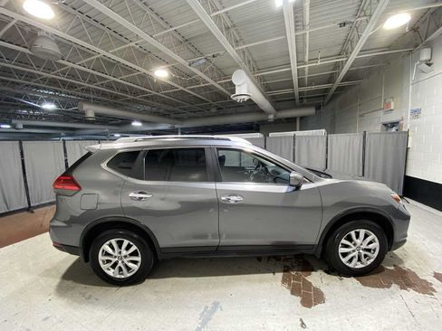 Used 2017 Nissan Rogue SV AWD/4WD image 26