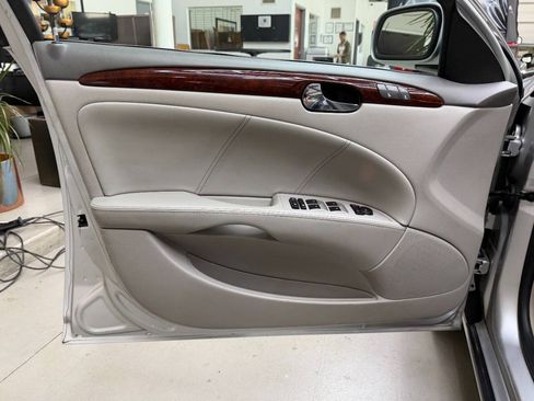 Used 2009 Buick Lucerne CXL w/ Driver Confidence Package FWD image 10