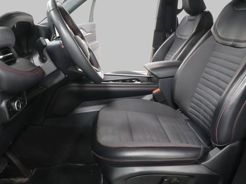 Used 2025 Ford Explorer ST-Line w/ ST-Line Street Pack AWD/4WD image 22