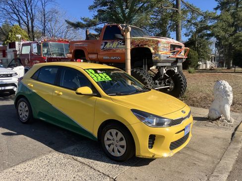 Used 2019 Kia Rio S image 2