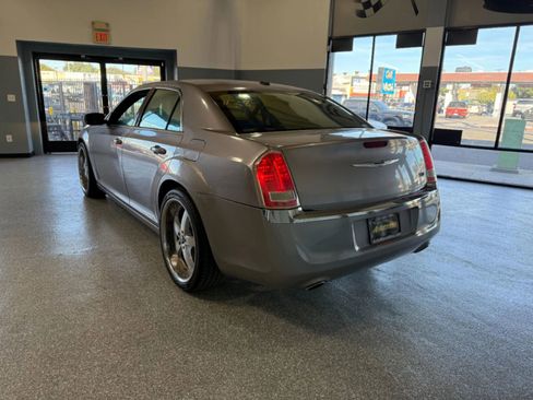 Used 2013 Chrysler 300 image 5