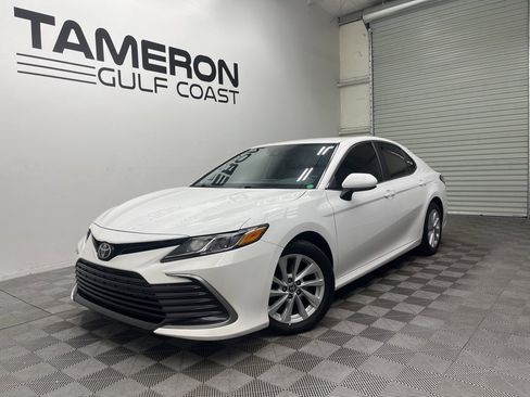 Used 2021 Toyota Camry LE image 2