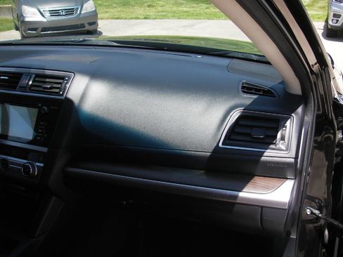 Used 2017 Subaru Outback 2.5i Touring w/ Popular Package #5A AWD/4WD image 35