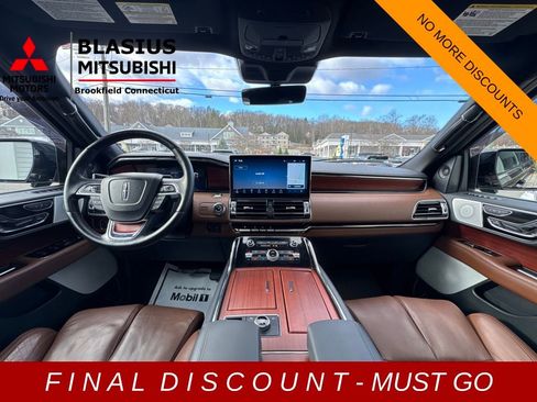 Used 2022 Lincoln Navigator Reserve image 27