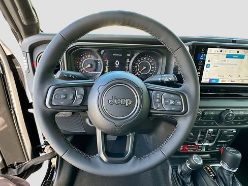 New 2026 Jeep Gladiator Rubicon w/ Dual Top Group image 12