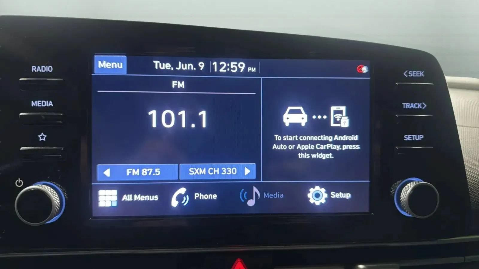 Used 2021 Hyundai Elantra SEL w/ Convenience + Premium Package FWD image 13